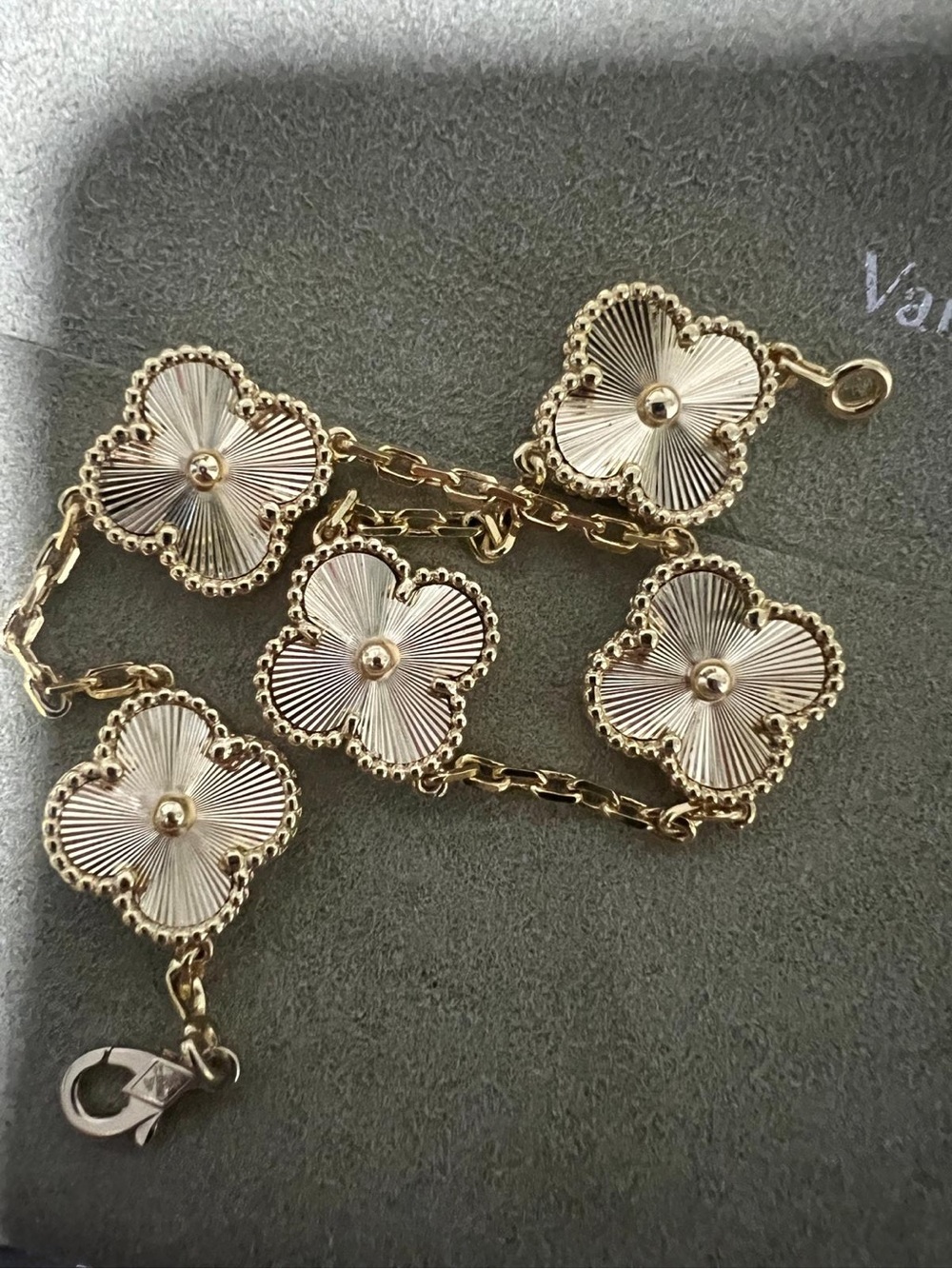 18k gold plated Clover bracelet